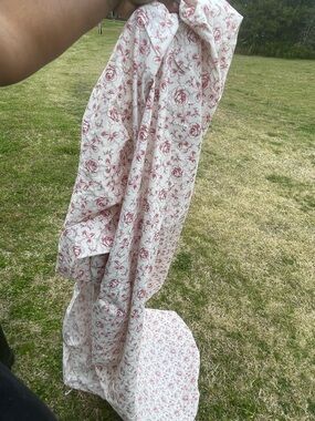 Classic Floral Cotton Sheet - Red on White